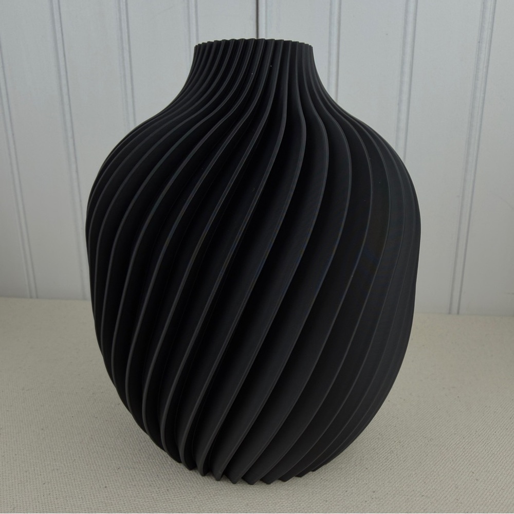 Unique Spiral Modern Flower Vase, The Kivan Vase, Plant Lover - Picture 6 of 8